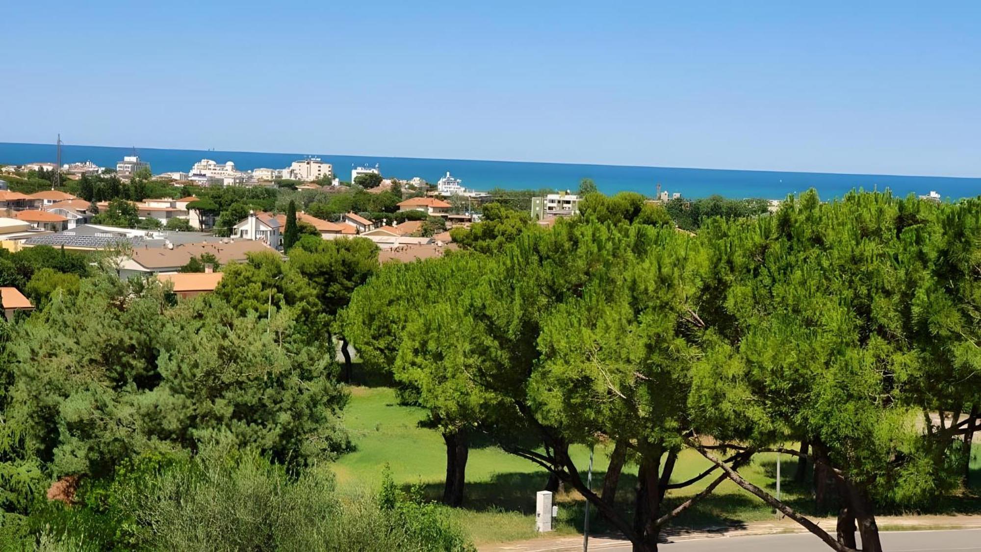 Villetta Panoramica con Giardino a Riccione Esterno foto