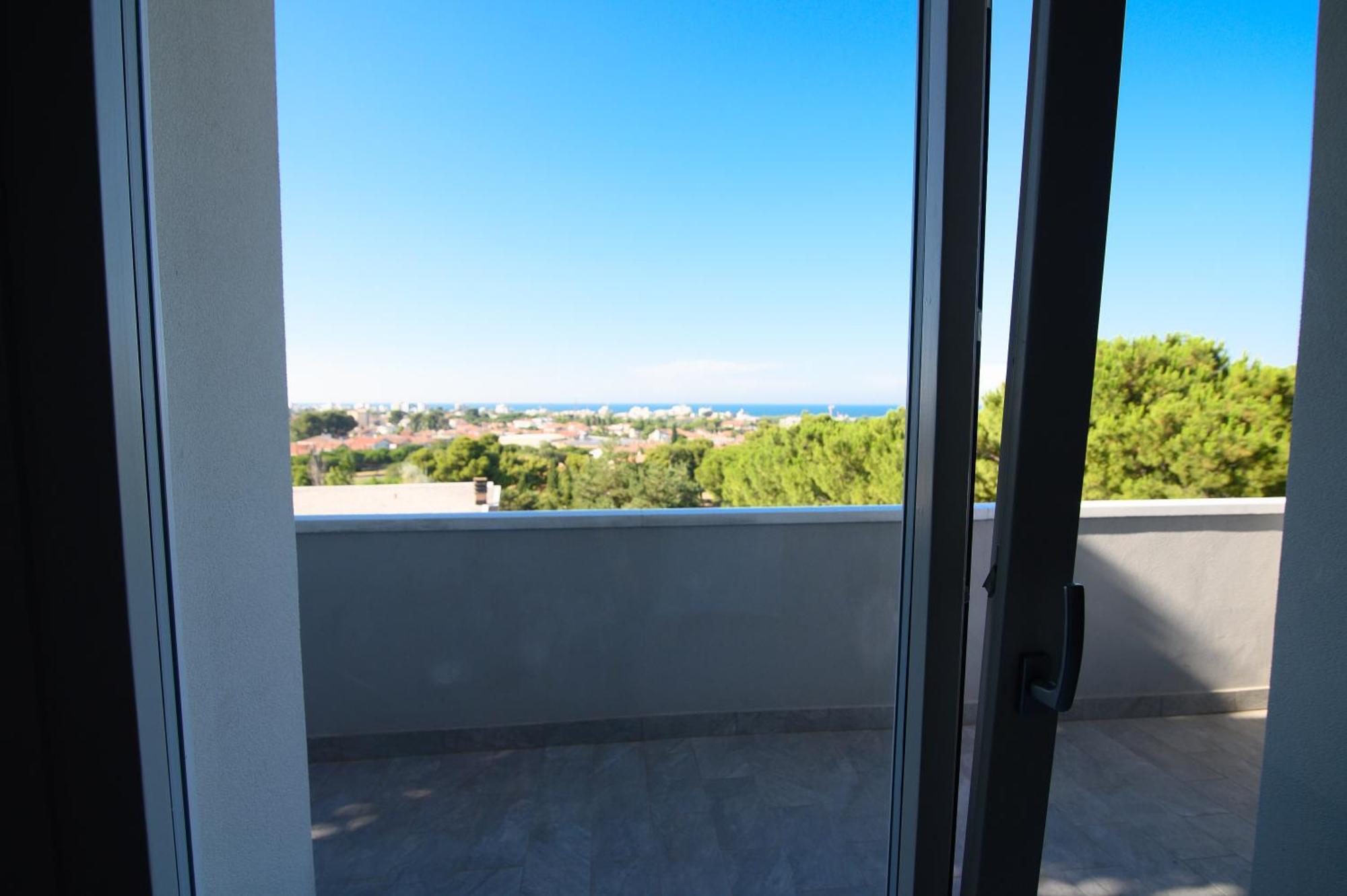 Villetta Panoramica con Giardino a Riccione Esterno foto
